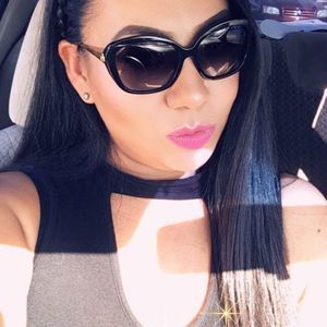 Meet your Posher, Ariana